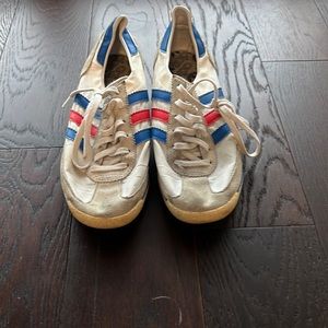 Adidas Vintage Sneakers Size 6.5 Mens